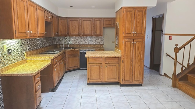 4951 Crest Ct, Country Club Hills, IL 60478 - unfurnished room with visible vents, light wood finished floors, and a chandelier