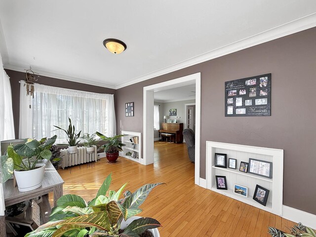 1402 W Lincoln Blvd, Freeport, IL 61032 - interior space with ornamental molding and hardwood / wood-style floors