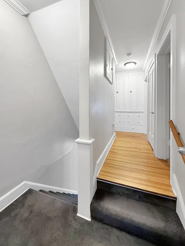 1402 W Lincoln Blvd, Freeport, IL 61032 - stairs with baseboards