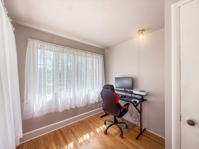 1402 W Lincoln Blvd, Freeport, IL 61032 - home office featuring wood finished floors and baseboards