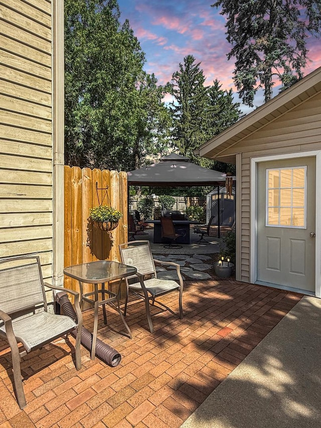 1402 W Lincoln Blvd, Freeport, IL 61032 - view of patio