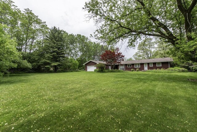 301 Garnett Ave, Winthrop Harbor, IL 60096 - view of grassy yard