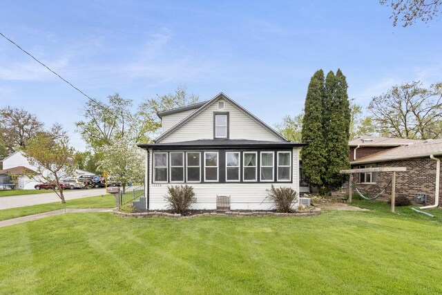 14958 Kildare Ave, Midlothian, IL 60445 - view of front of home featuring a front lawn