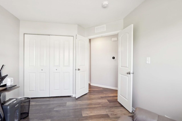 1046 Piccolo Ln, Volo, IL 60073 - bedroom featuring wood finished floors and a closet