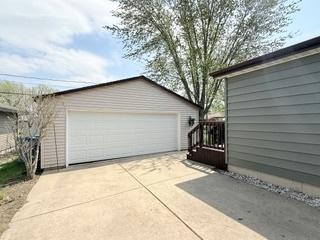 view of detached garage