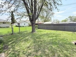 view of yard featuring fence