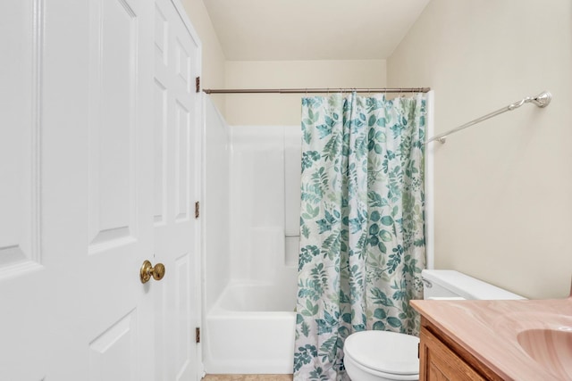 full bathroom featuring toilet, shower / bathtub combination with curtain, and vanity