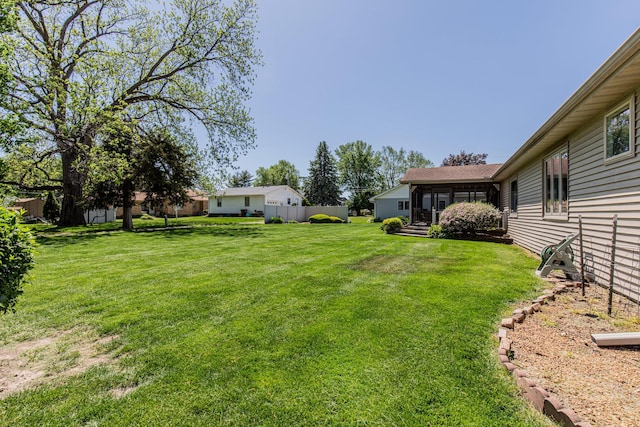 11 N Beech St, Princeton, IL 61356 - view of grassy yard