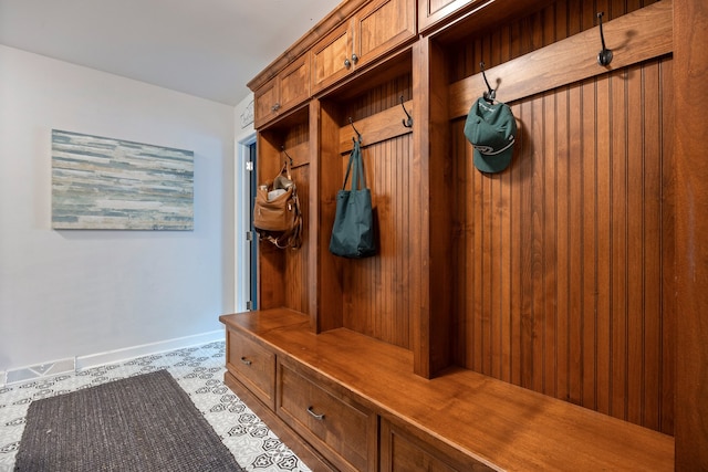 mudroom with baseboards and a sauna