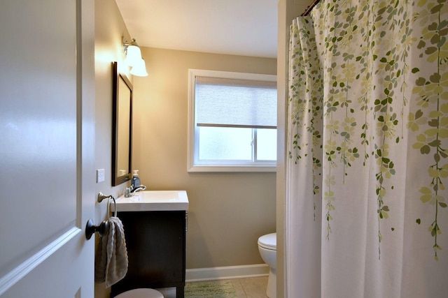 full bathroom with vanity, toilet, tile patterned floors, baseboards, and a shower with curtain