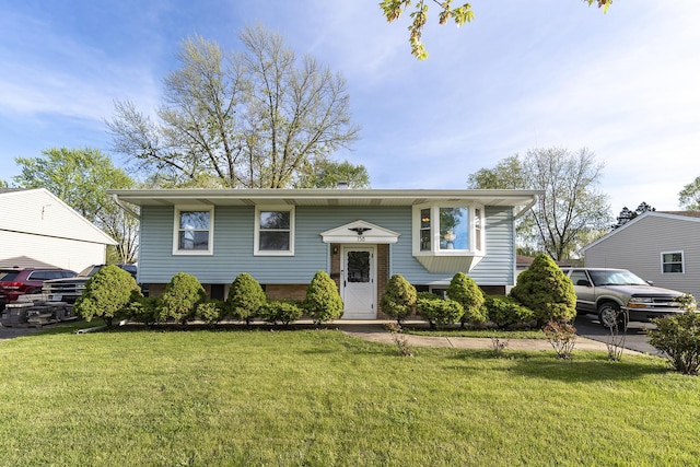 738 Tinley Dr, Aurora, IL 60506 - raised ranch with a front lawn