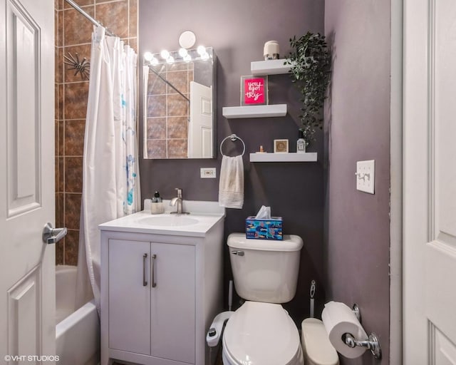 534 W Belmont Ave Unit 2S, Chicago, IL 60657 - full bathroom featuring vanity, shower / bath combo, and toilet