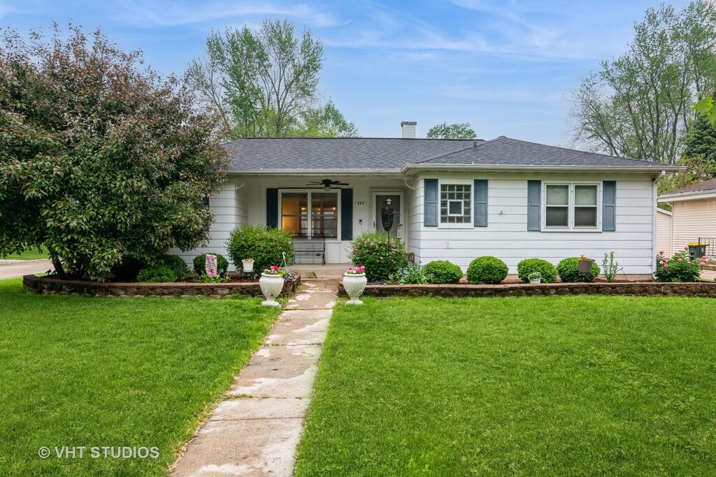 224 Howard Ave, East Dundee, IL 60118 - photo 1