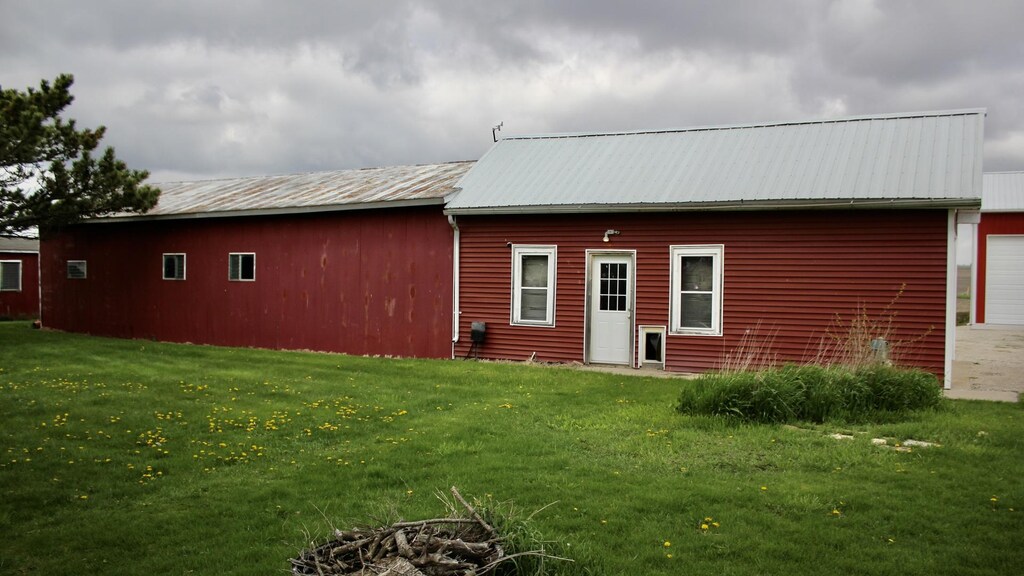 8180 W Hoge Rd, Seneca, IL 61360 - photo 2