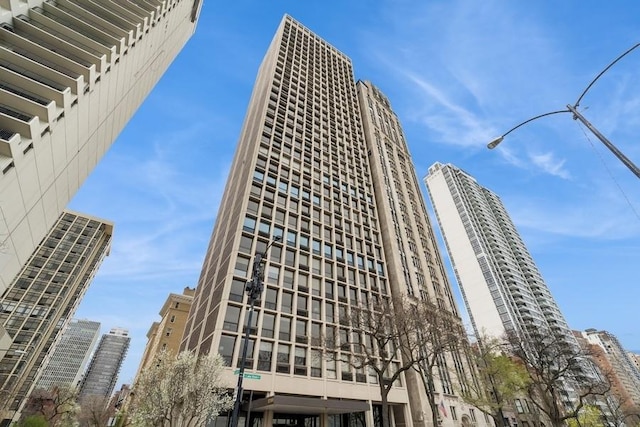 1240 N Lake Shore Dr Unit 9B, Chicago, IL 60610 - view of property featuring a view of city