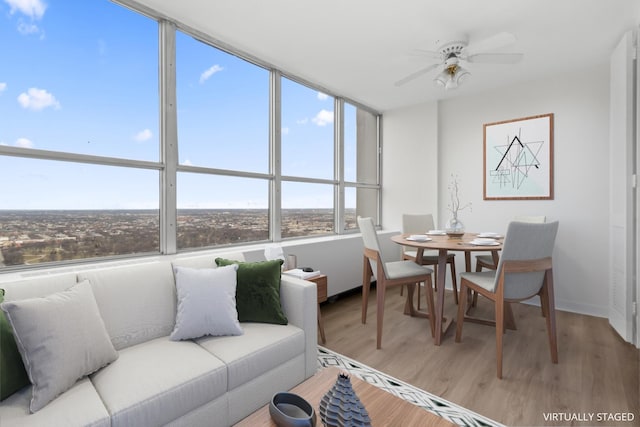 655 W Irving Park Rd Unit 4417, Chicago, IL 60613 - view of sunroom / solarium