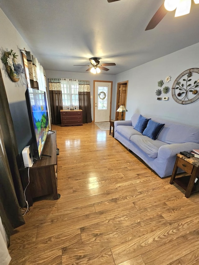 526 Osage St, Joliet, IL 60432 - living area featuring ceiling fan and light wood finished floors