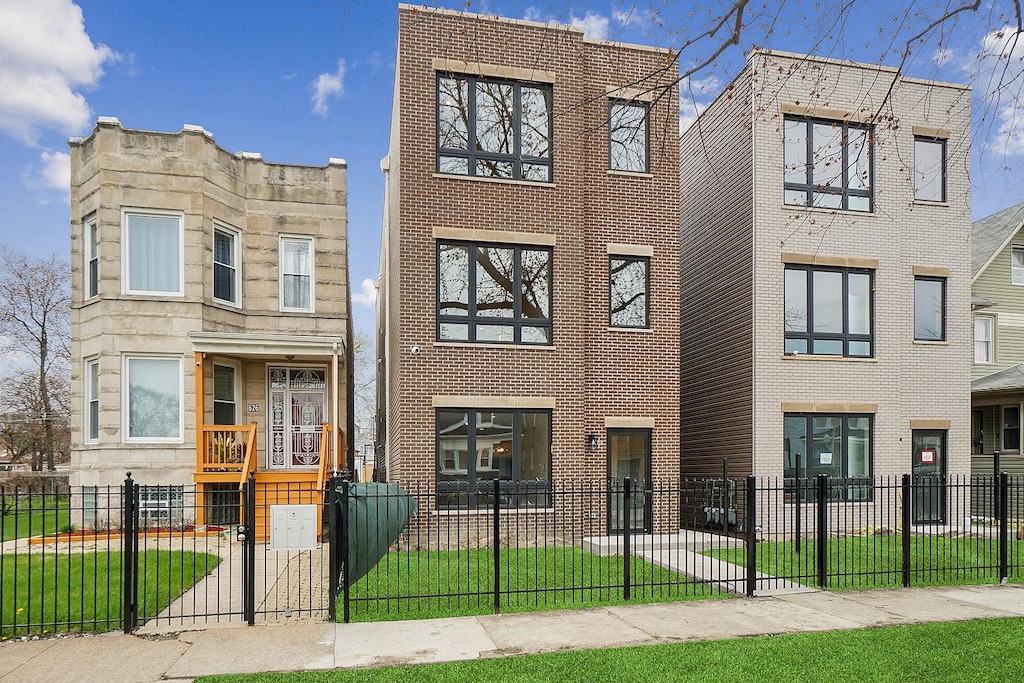630 N Long Ave, Chicago, IL 60644 - photo 1