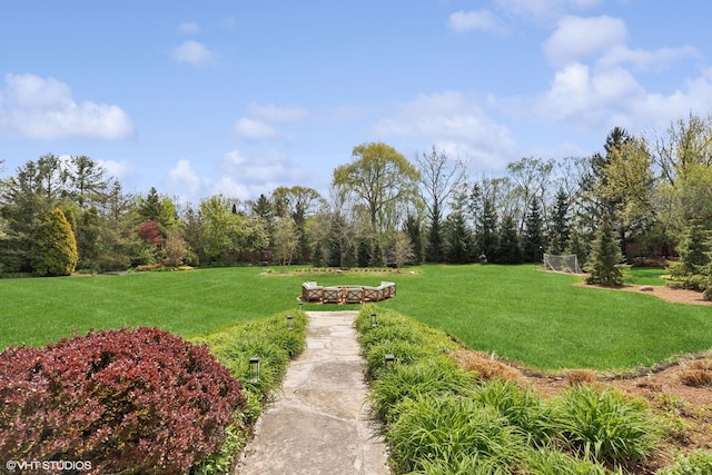30 Rue Foret, Lake Forest, IL 60045 - view of property's community with a lawn