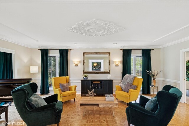 30 Rue Foret, Lake Forest, IL 60045 - living room with ornamental molding and wainscoting
