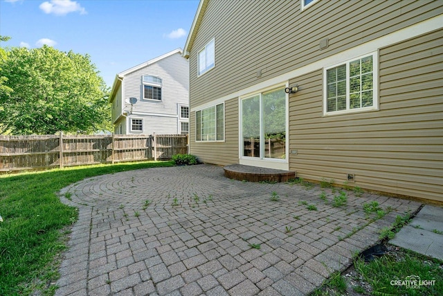 1207 Pennsbury Ln, Aurora, IL 60502 - view of patio with fence