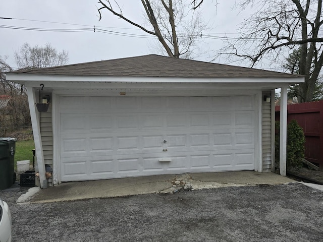 3109 Sussex Ave, Markham, IL 60428 - detached garage featuring fence