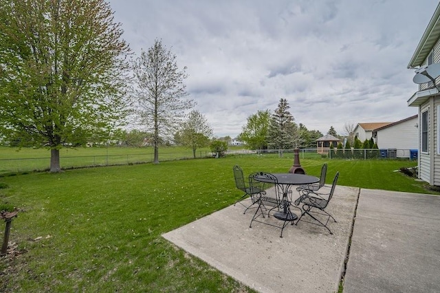 227 N Hickory St, Cortland, IL 60112 - view of yard with a patio