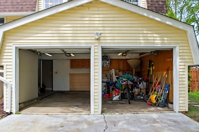 view of detached garage