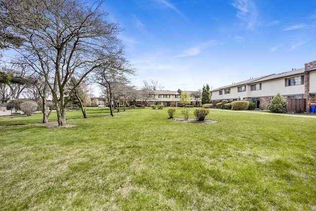 7333 Winthrop Way Unit 10, Downers Grove, IL 60516 - view of grassy yard with a residential view