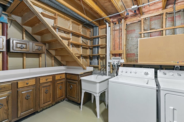 705 Old Mill Grove Rd, Lake Zurich, IL 60047 - washroom featuring cabinet space and independent washer and dryer