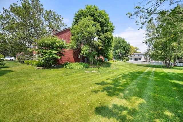 726 Parkside Dr, Sycamore, IL 60178 - view of grassy yard