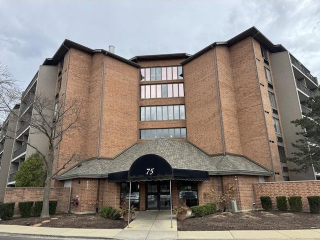 75 Kristin Cir Unit 221, Schaumburg, IL 60195 - view of building exterior