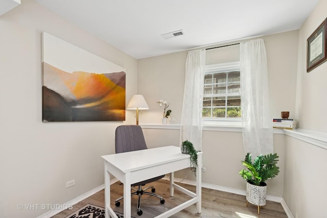 69 N Idlewild Ave, Mundelein, IL 60060 - office with wood finished floors and baseboards