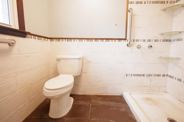 2214 N Bur Oak Ct, Bonfield, IL 60913 - full bath featuring toilet and a stall shower