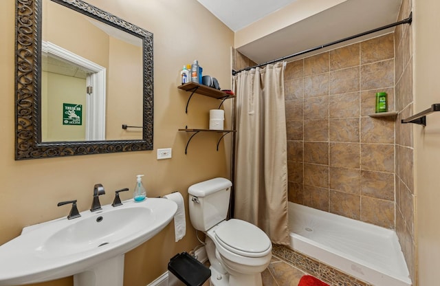 385 N Chalary Ct, Palatine, IL 60067 - bathroom with toilet, a shower stall, and a sink