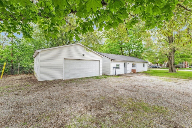 902 N Lincoln Ave, Urbana, IL 61801 - detached garage with fence