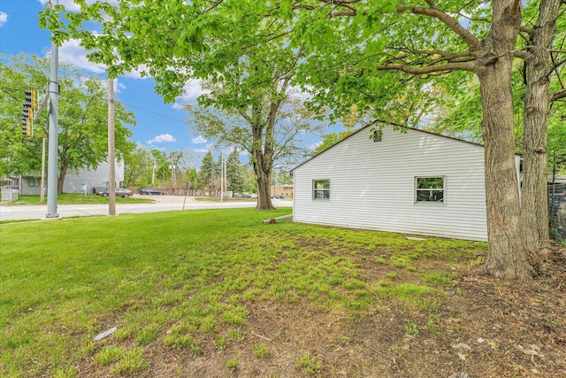 902 N Lincoln Ave, Urbana, IL 61801 - view of grassy yard