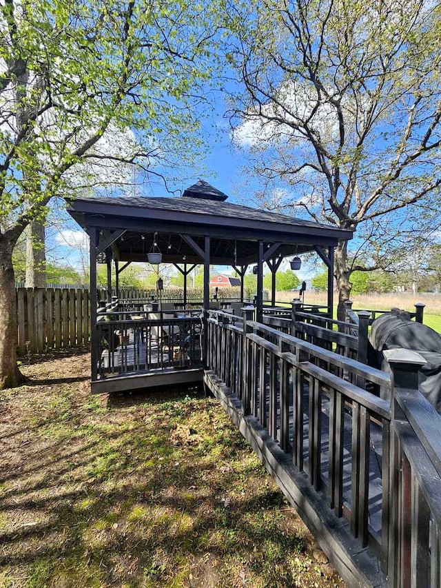 80 Chestnut Ct, Elgin, IL 60120 - dock area with a gazebo