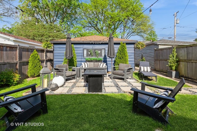 view of yard with a patio and outdoor lounge area