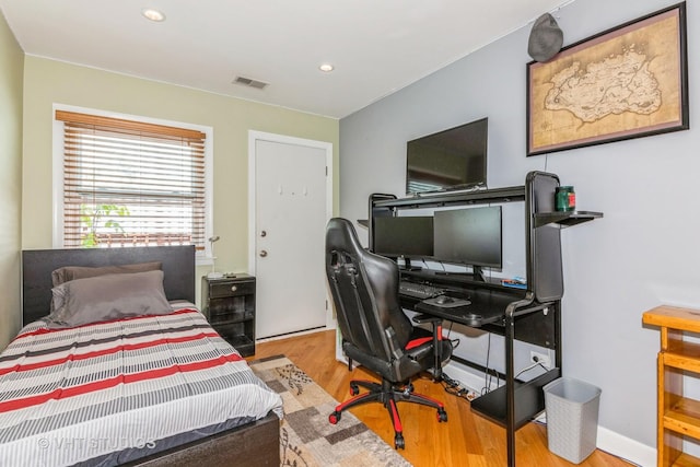 9459 Kelvin Ln Unit 2665, Schiller Park, IL 60176 - bedroom featuring recessed lighting, wood finished floors, and visible vents