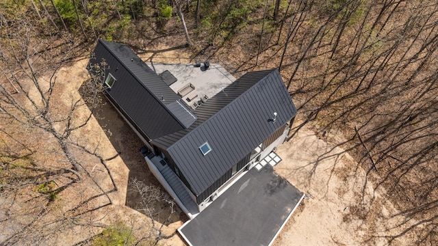 aerial view of property and surrounding area