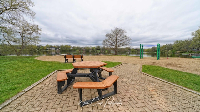 23233 W N Lakewood Ln, Lake Zurich, IL 60047 - surrounding community featuring a water view and a yard