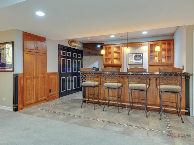 1341 N Home Ct, Palatine, IL 60074 - indoor wet bar with recessed lighting, pendant lighting, and baseboards