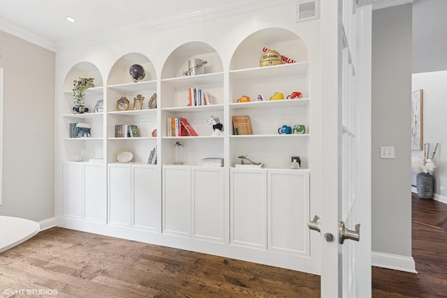 410 W 2nd St, Elmhurst, IL 60126 - interior details with visible vents, built in features, wood finished floors, baseboards, and ornamental molding
