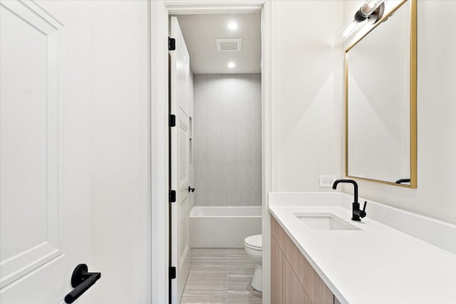 full bath with vanity, recessed lighting, visible vents, and toilet