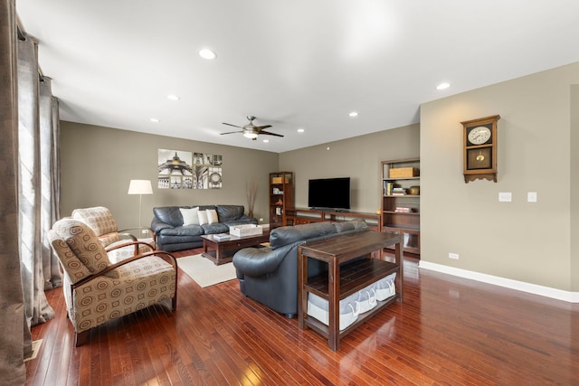 living area featuring baseboards, a ceiling fan, recessed lighting, and hardwood / wood-style floors