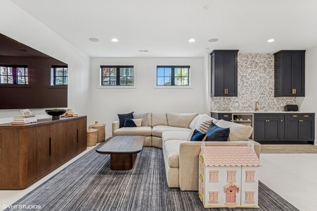1934 W Patterson Ave, Chicago, IL 60613 - living area with wine cooler and recessed lighting