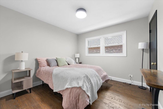 4430 Roslyn Rd, Downers Grove, IL 60515 - bedroom with wood finished floors and baseboards