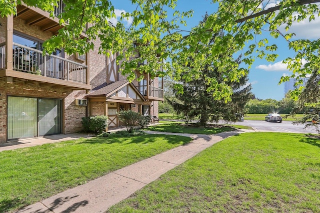 829 S Dwyer Ave Unit B, Arlington Heights, IL 60005 - view of green lawn