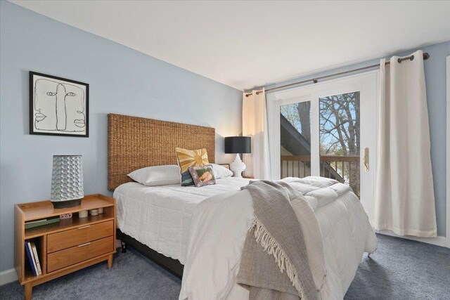 bedroom featuring carpet floors